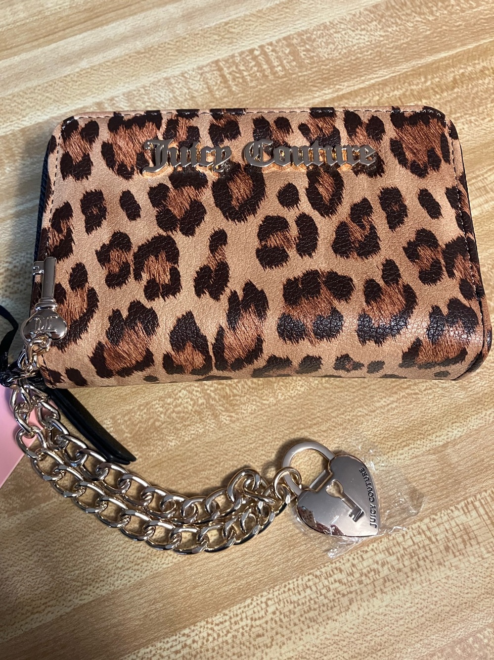 🌸Juicy Couture Leopard Print Wallet with Gold Heart Charm